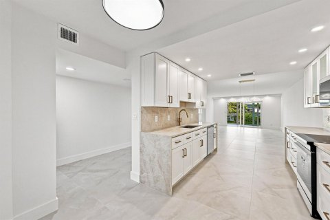 Condominio en venta en Coconut Creek, Florida, 2 dormitorios, 113.81 m2 № 2266068 - foto 20