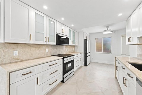 Condominio en Coconut Creek, Florida, 2 dormitorios  № 2266068