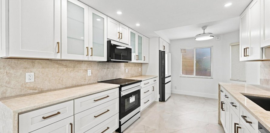 Condominio en Coconut Creek, Florida, 2 dormitorios  № 2266068