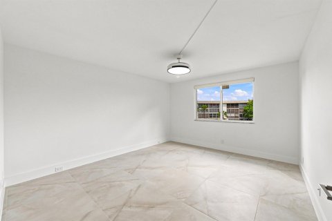 Condominio en venta en Coconut Creek, Florida, 2 dormitorios, 113.81 m2 № 2266068 - foto 23