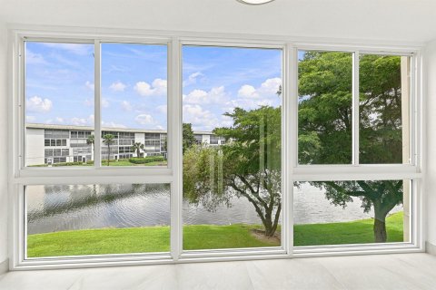 Condominio en venta en Coconut Creek, Florida, 2 dormitorios, 113.81 m2 № 2266068 - foto 2