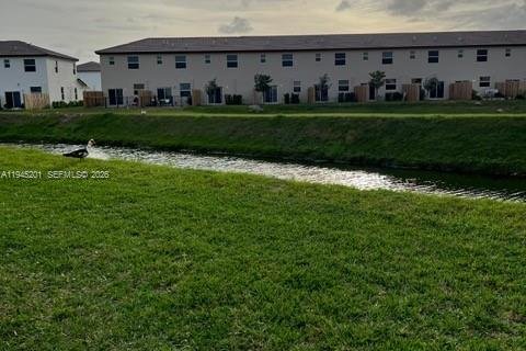 Adosado en venta en Miami, Florida, 3 dormitorios, 127.55 m2 № 2060168 - foto 8