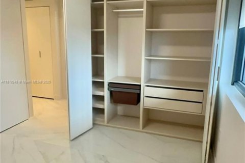 Condo in Miami, Florida, 3 bedrooms  № 1928448 - photo 24