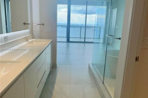 Condo in Miami, Florida, 3 bedrooms  № 1928448 - photo 21