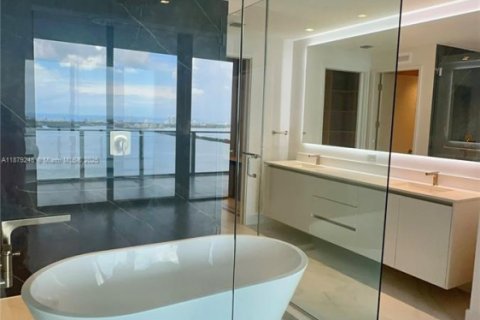 Condo in Miami, Florida, 3 bedrooms  № 1928448 - photo 20