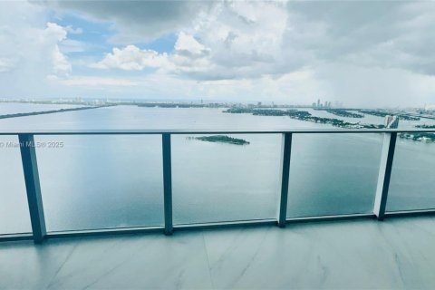 Condo in Miami, Florida, 3 bedrooms  № 1928448 - photo 19