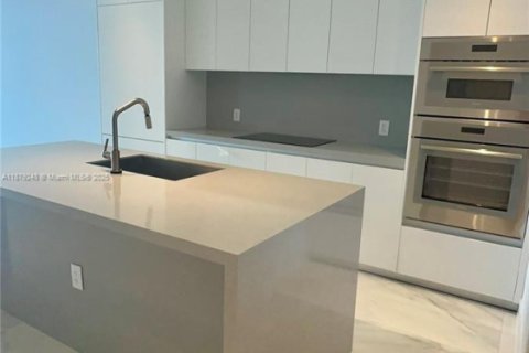Condo in Miami, Florida, 3 bedrooms  № 1928448 - photo 14