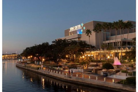 Condominio en venta en Tampa, Florida, 2 dormitorios, 206.06 m2 № 1795981 - foto 25