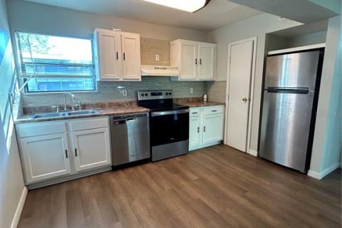 Appartement à louer à Gainesville, Floride: 2 chambres, 81.38 m2 № 1545662 - photo 2