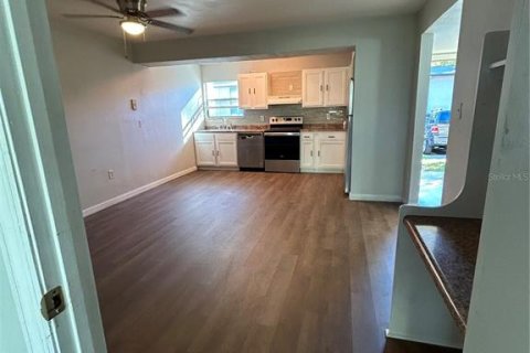 Appartement à louer à Gainesville, Floride: 2 chambres, 81.38 m2 № 1545662 - photo 5