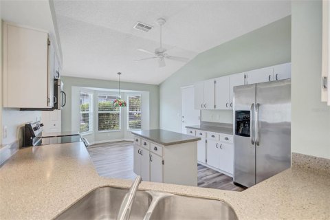 Condo in Sun City Center, Florida, 2 bedrooms  № 1840160 - photo 23