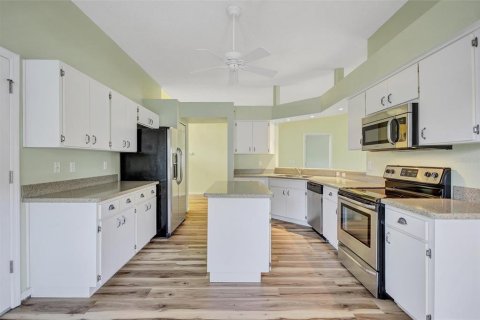 Condo in Sun City Center, Florida, 2 bedrooms  № 1840160 - photo 20