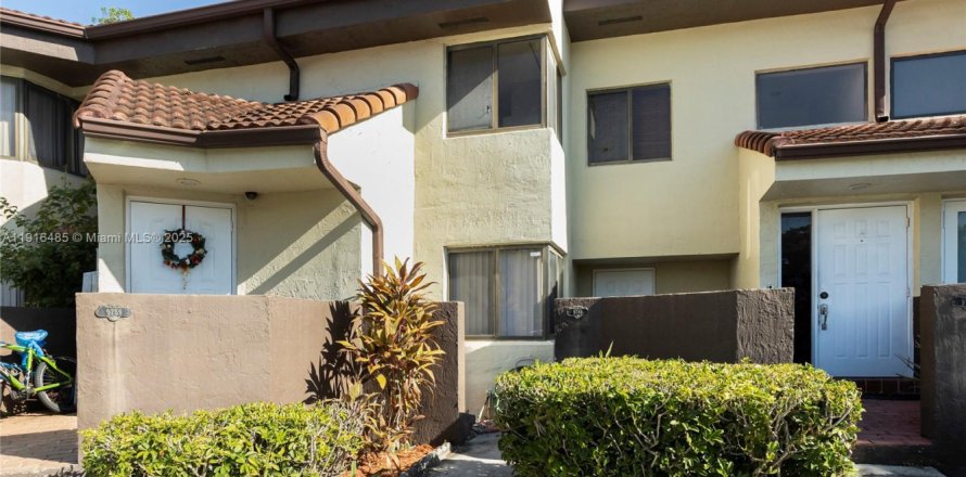 Condo in Miami, Florida, 2 bedrooms  № 1972709