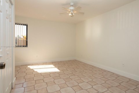 Condo in Miami, Florida, 2 bedrooms  № 1972709 - photo 26