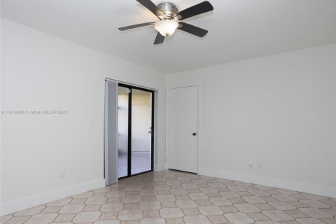 Condo in Miami, Florida, 2 bedrooms  № 1972709 - photo 18