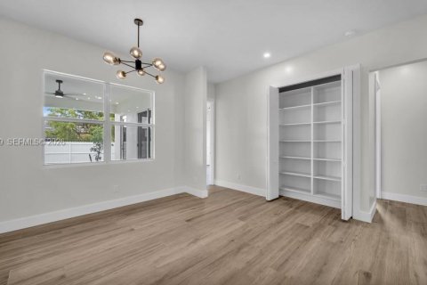 Casa en venta en Cape Coral, Florida, 4 dormitorios № 2022012 - foto 11