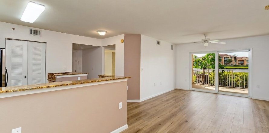 Condo in Port St. Lucie, Florida, 2 bedrooms № 2262866
