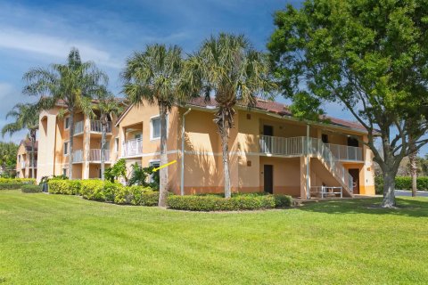 Condo in Port St. Lucie, Florida, 2 bedrooms № 2262866 - photo 14