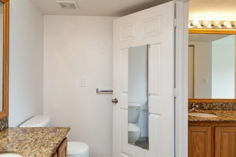Condo in Port St. Lucie, Florida, 2 bedrooms № 2262866 - photo 9