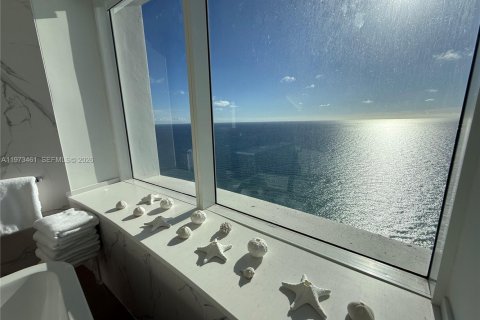 Снять в аренду кондоминиум в Санни-Айлс-Бич, Флорида 4 спальни, 384.71м2, № 2036626 - фото 21