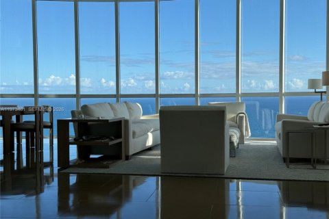 Кондоминиум с 4 спальнями в Санни-Айлс-Бич, Флорида № 2036626