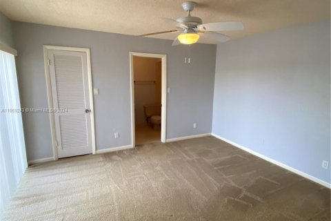 Townhouse in North Lauderdale, Florida 2 bedrooms, 142.14 sq.m. № 1754265 - photo 7