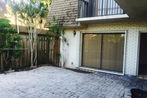 Townhouse in North Lauderdale, Florida 2 bedrooms, 142.14 sq.m. № 1754265 - photo 10