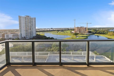 Apartment in Hallandale Beach, Florida 2 bedrooms, 120.49 sq.m. № 2003145 - photo 10