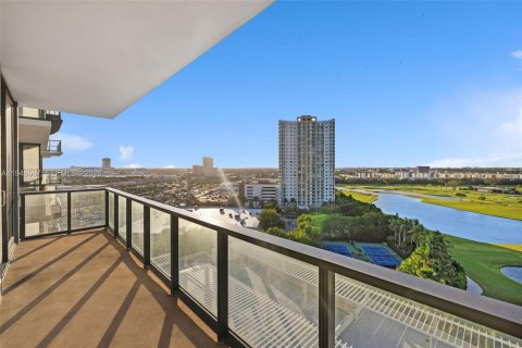 Apartment in Hallandale Beach, Florida 2 bedrooms, 120.49 sq.m. № 2003145 - photo 9