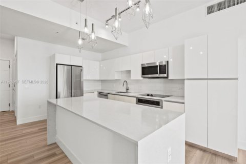 Apartment in Hallandale Beach, Florida 2 bedrooms, 120.49 sq.m. № 2003145 - photo 6