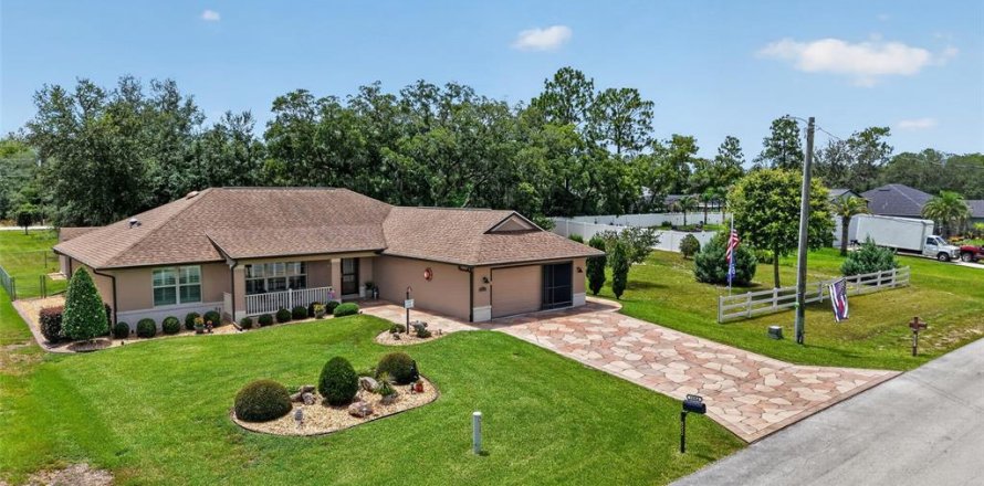 Villa ou maison à Summerfield, Floride 3 chambres, 168.62 m2 № 2199261