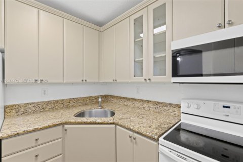 Copropriété à louer à Palmetto Bay, Floride: 1 chambre, 61.69 m2 № 2316171 - photo 9