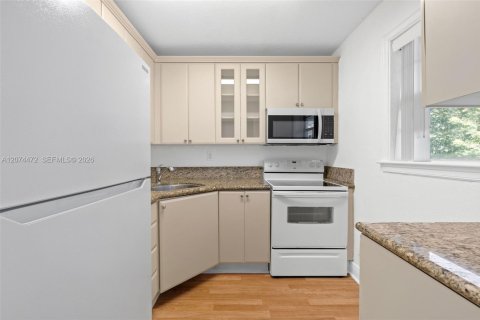 Copropriété à louer à Palmetto Bay, Floride: 1 chambre, 61.69 m2 № 2316171 - photo 8
