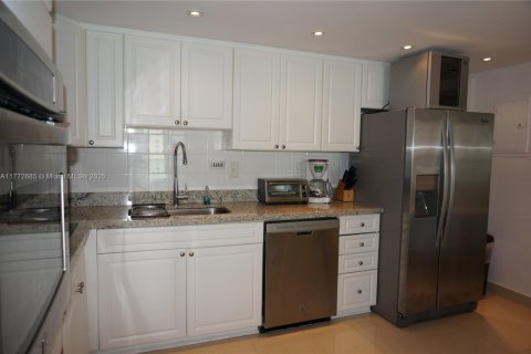 Copropriété à louer à Sunny Isles Beach, Floride: 1 chambre, 93.37 m2 № 1868793 - photo 12