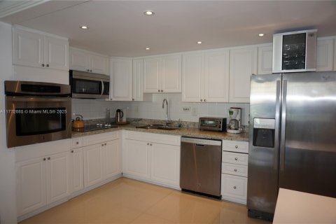 Copropriété à louer à Sunny Isles Beach, Floride: 1 chambre, 93.37 m2 № 1868793 - photo 11