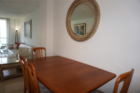 Copropriété à louer à Sunny Isles Beach, Floride: 1 chambre, 93.37 m2 № 1868793 - photo 14