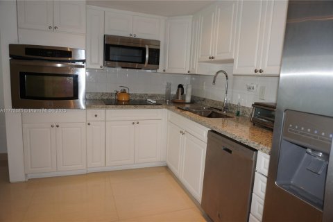 Copropriété à louer à Sunny Isles Beach, Floride: 1 chambre, 93.37 m2 № 1868793 - photo 13