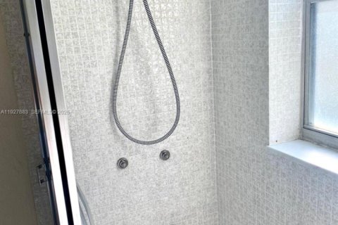 Снять в аренду кондоминиум в Норт-Лодердейл, Флорида 2 спальни, 92.9м2, № 1986799 - фото 10