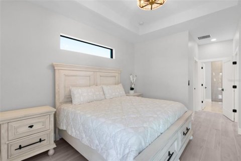 House in Port Charlotte, Florida 3 bedrooms, 184.23 sq.m. № 1761036 - photo 18