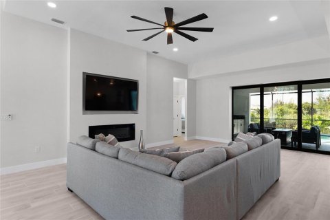 House in Port Charlotte, Florida 3 bedrooms, 184.23 sq.m. № 1761036 - photo 8