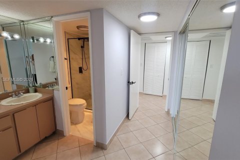 Copropriété à louer à Davie, Floride: 2 chambres, 102.19 m2 № 2041624 - photo 4