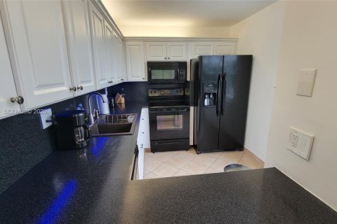 Copropriété à louer à Davie, Floride: 2 chambres, 102.19 m2 № 2041624 - photo 3