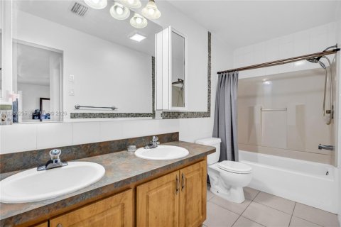 Купить виллу или дом в Тамарак, Флорида 3 спальни, 177.07м2, № 2043527 - фото 19