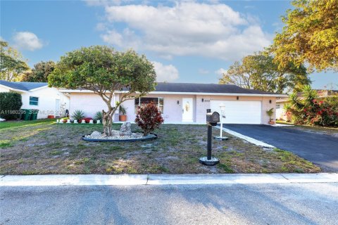 Купить виллу или дом в Тамарак, Флорида 3 спальни, 177.07м2, № 2043527 - фото 2