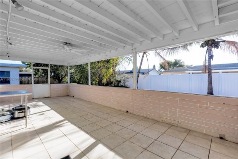 Купить виллу или дом в Тамарак, Флорида 3 спальни, 177.07м2, № 2043527 - фото 29