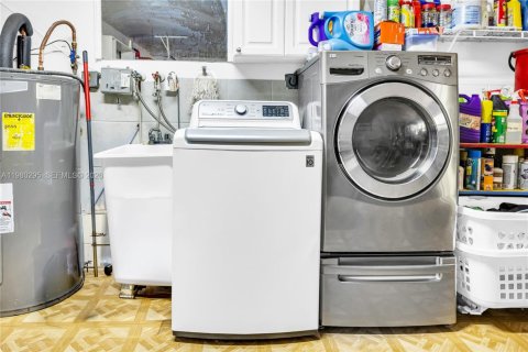 Купить виллу или дом в Тамарак, Флорида 3 спальни, 177.07м2, № 2043527 - фото 28