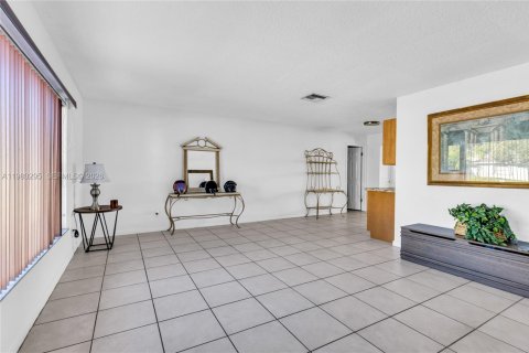 Купить виллу или дом в Тамарак, Флорида 3 спальни, 177.07м2, № 2043527 - фото 7