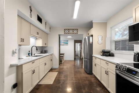 House in Clearwater, Florida 3 bedrooms, 99.22 sq.m. № 1903069 - photo 7