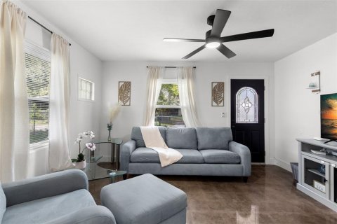 House in Clearwater, Florida 3 bedrooms, 99.22 sq.m. № 1903069 - photo 4