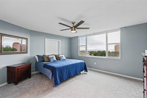 Condo in Saint Petersburg, Florida, 1 bedroom  № 2429302 - photo 22